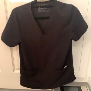 Figs Casma 3 pocket scrub top black